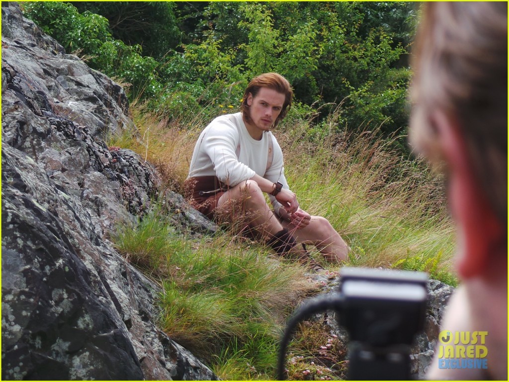 outlander-sam-heughan-jj-spotlight-behind-the-scenes-photos-15