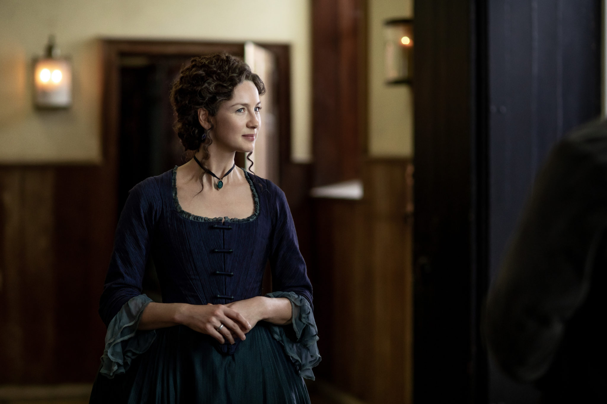 Official Photos And Synopsis From ‘outlander’ Episode 506, “better To 